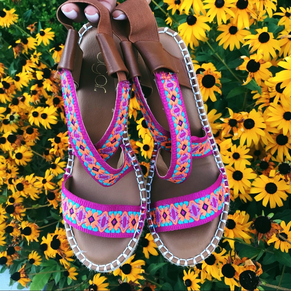 🌺 Beautiful Colorful Platform Sandals 🌺